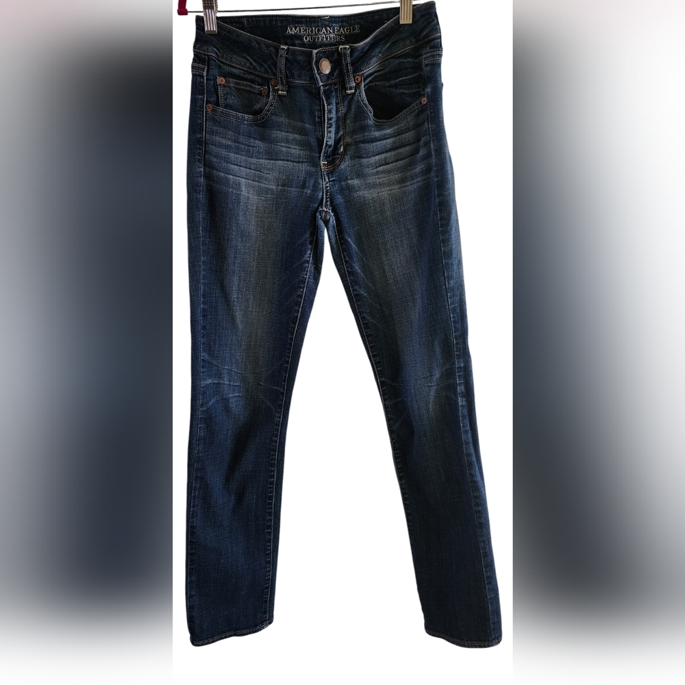 America Eagle straight super stretch size 6 jeans